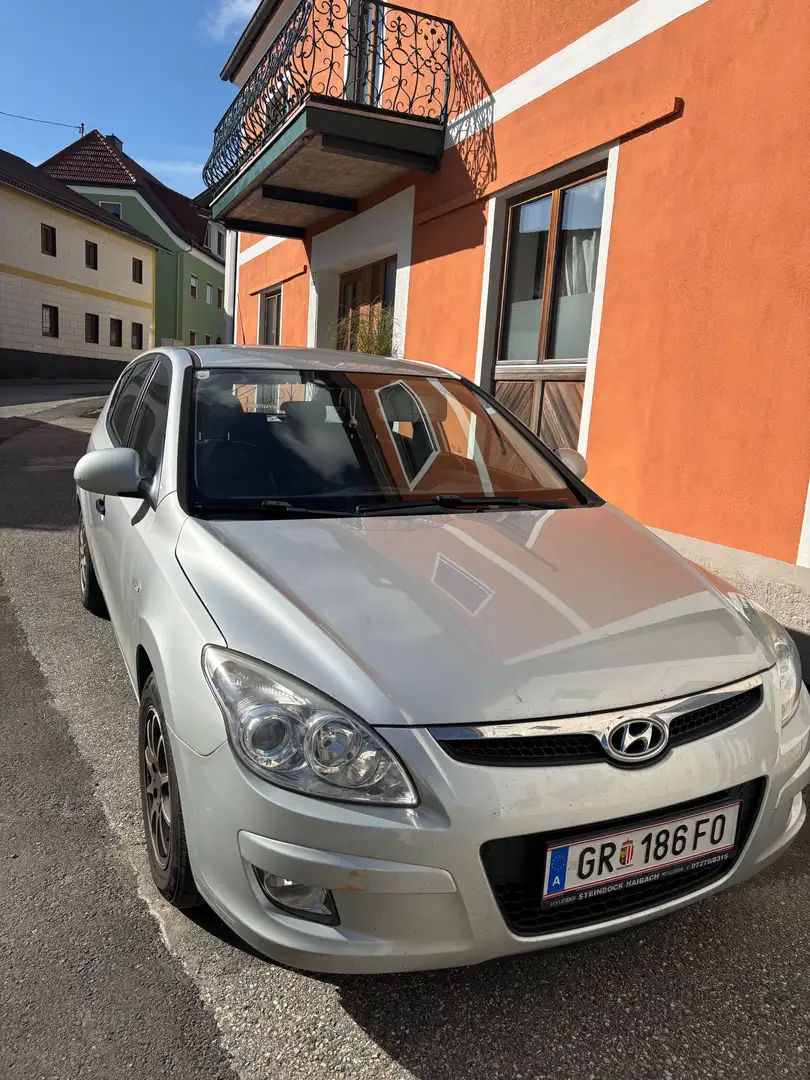 Hyundai i30 i30 1,4 CVVT Silber - 2