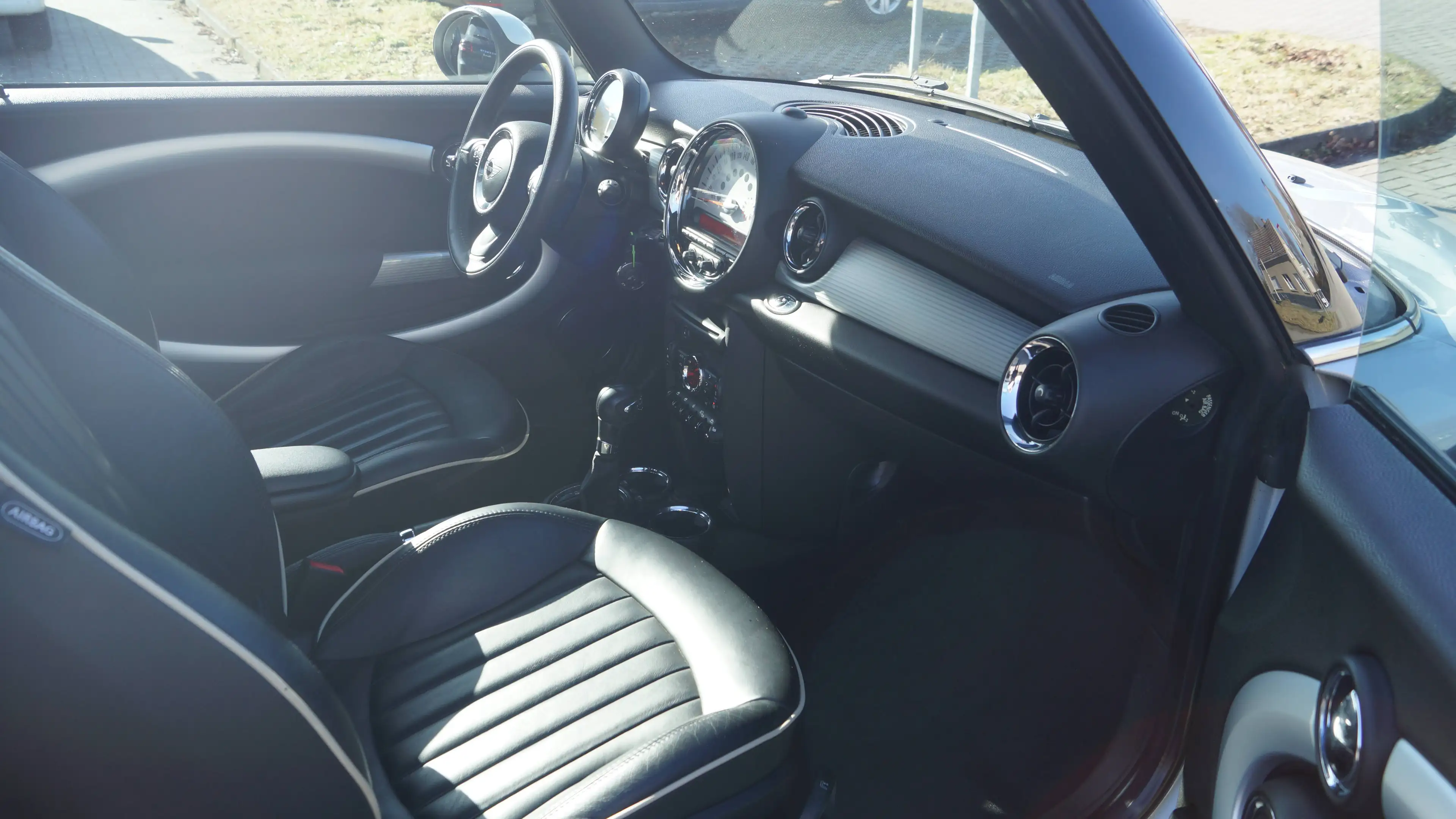 MINI Cooper Cabrio Cooper — photo 8