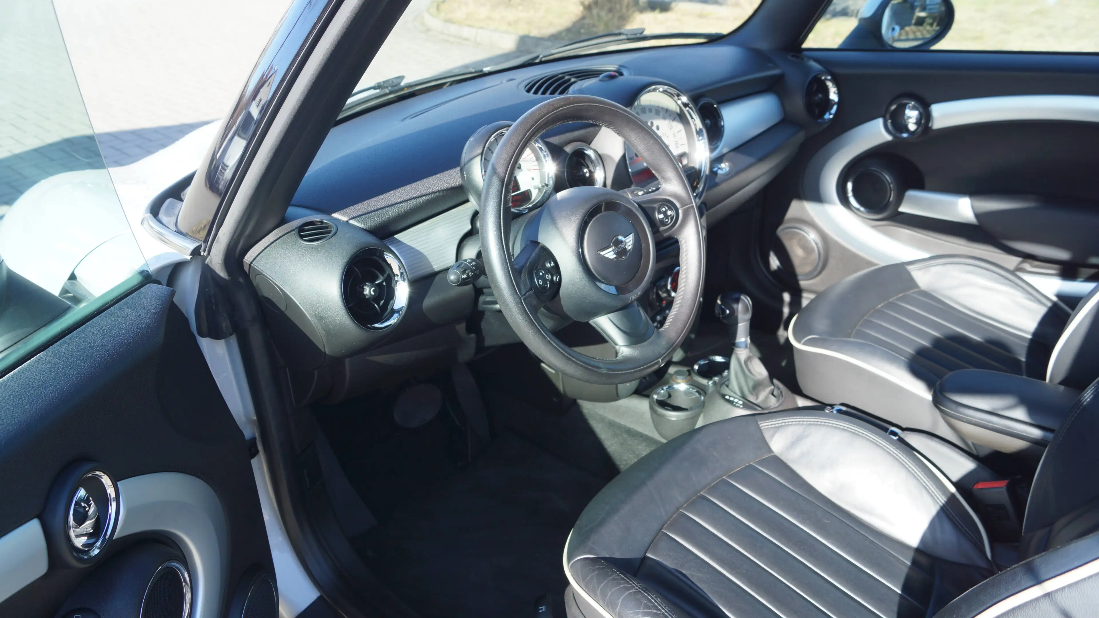 MINI Cooper Cabrio Cooper — photo 7