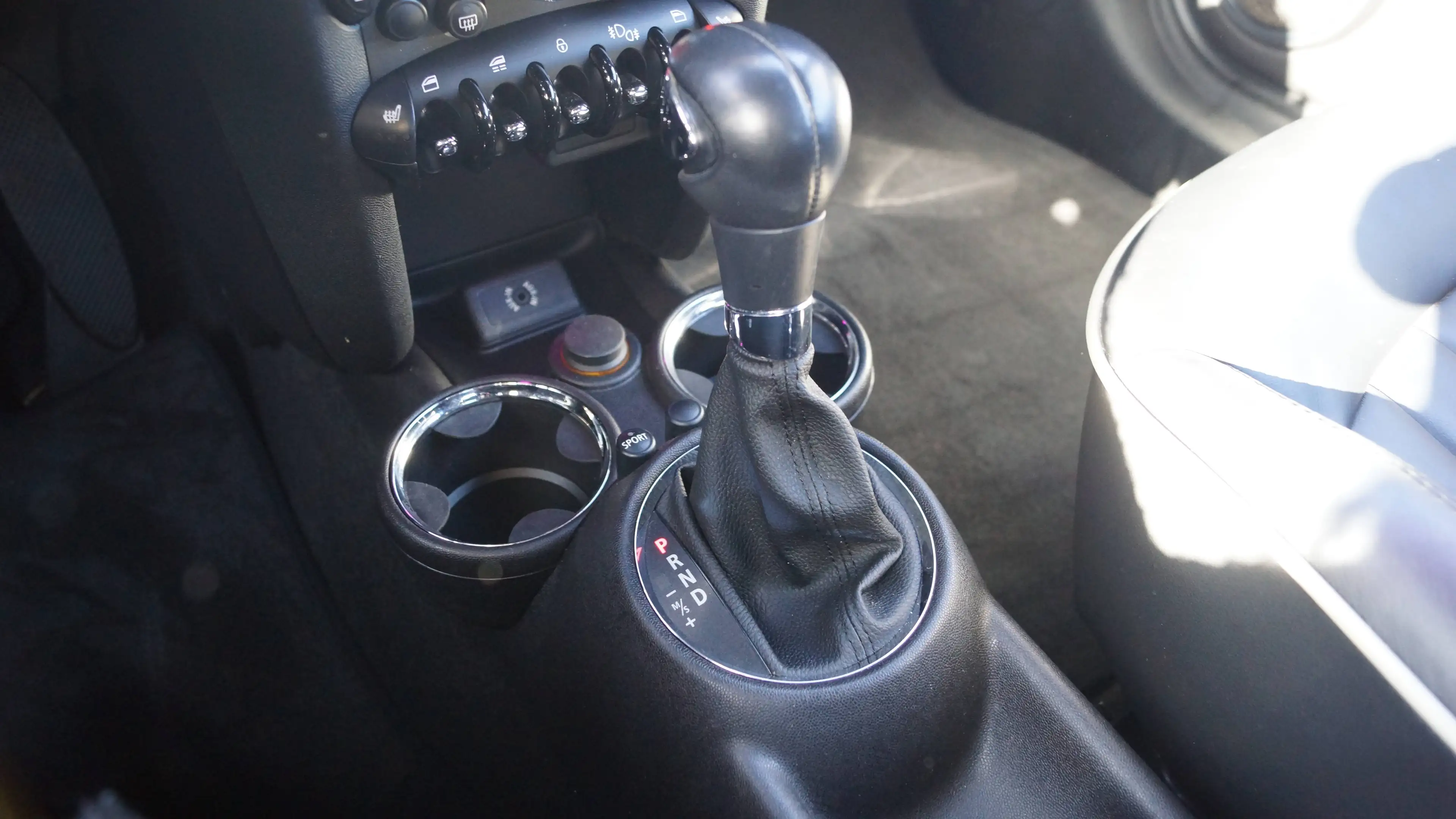 MINI Cooper Cabrio Cooper — photo 13