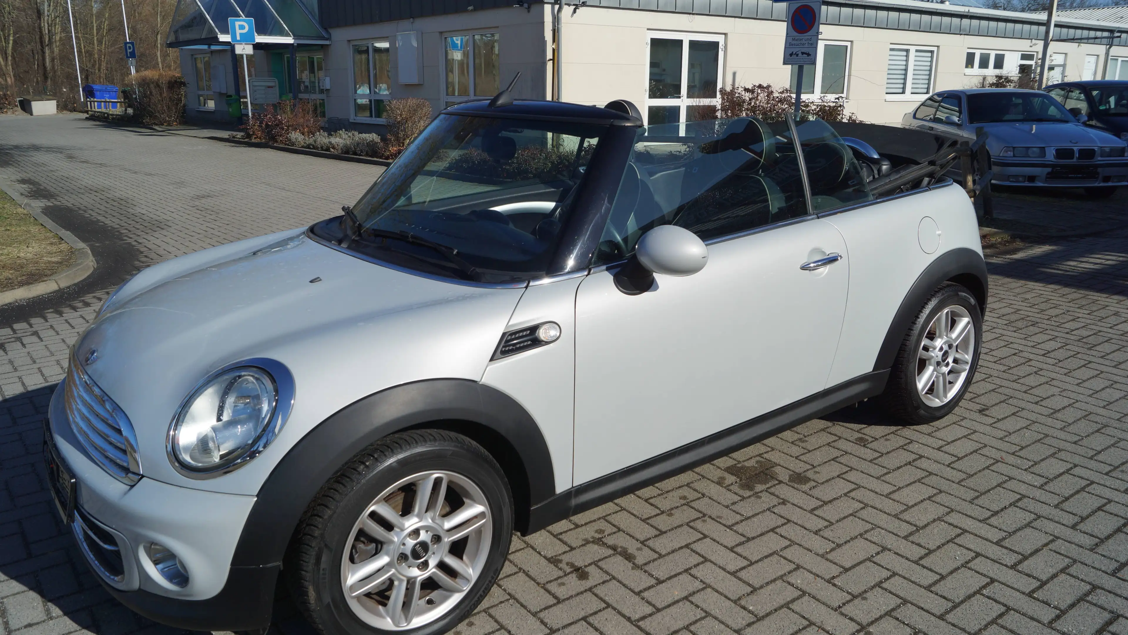 MINI Cooper Cabrio Cooper — photo 11