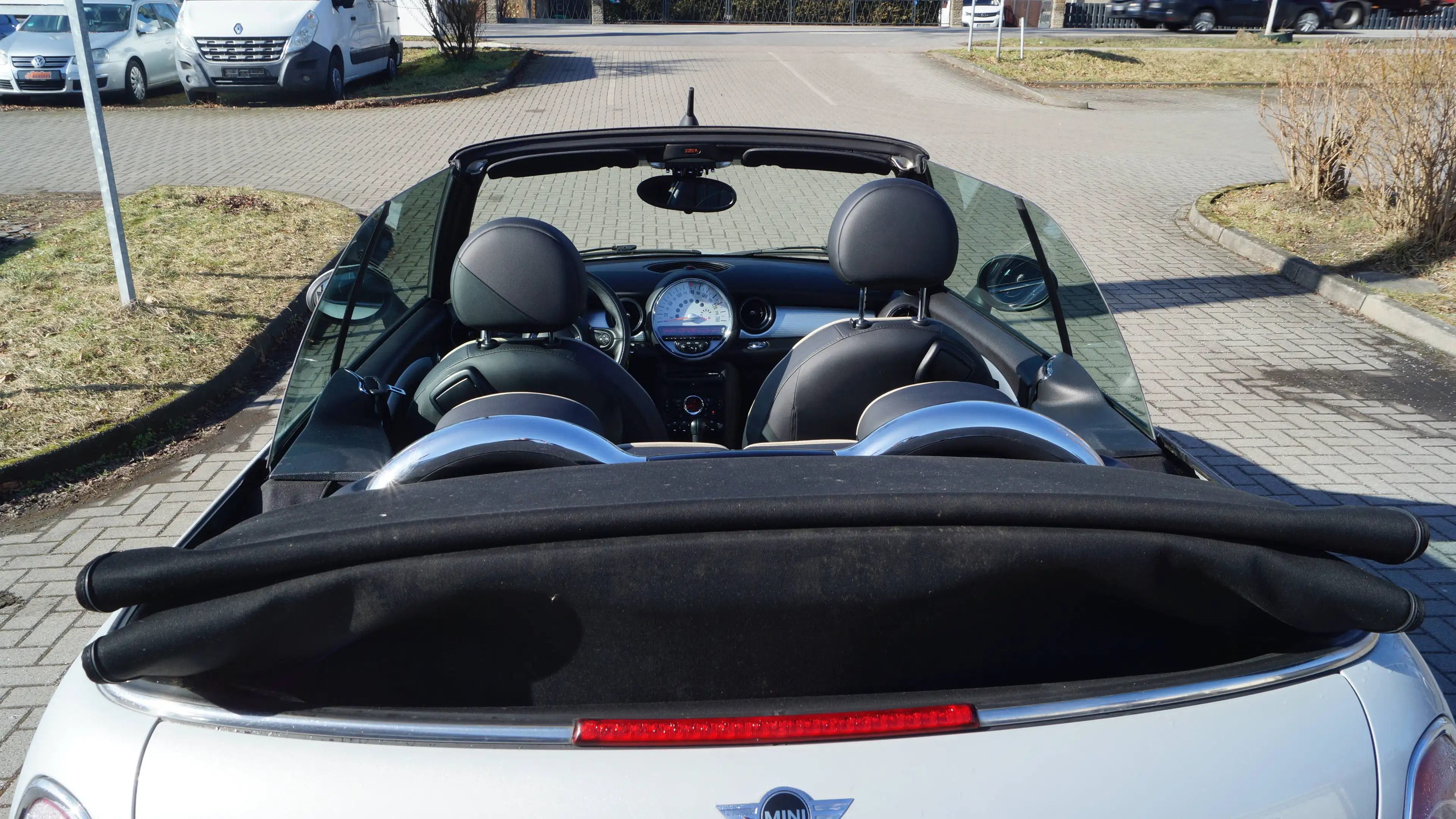 MINI Cooper Cabrio Cooper — photo 12
