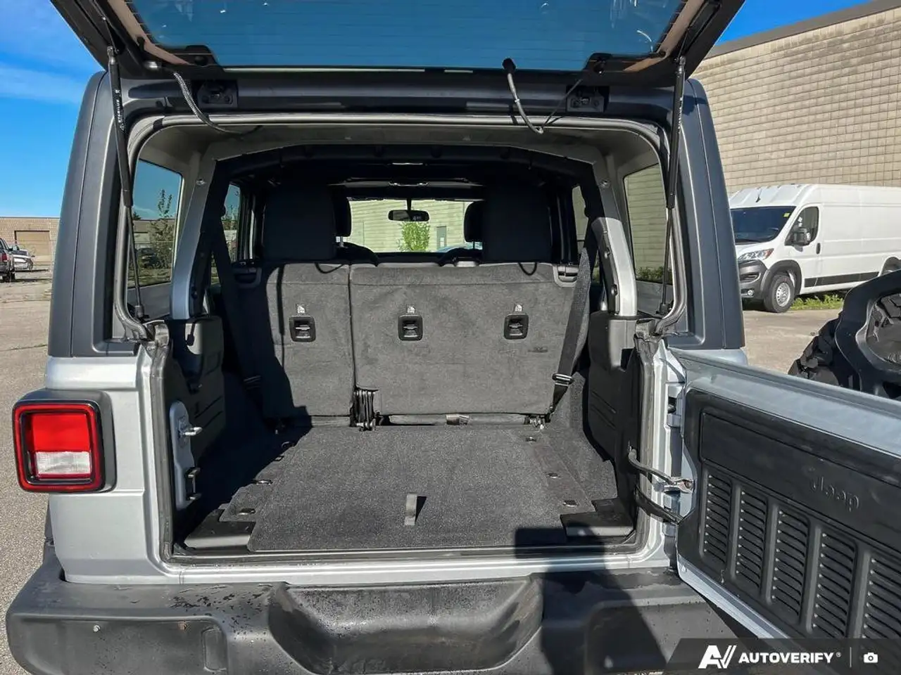 Jeep Wrangler снимка Jeep Wrangler