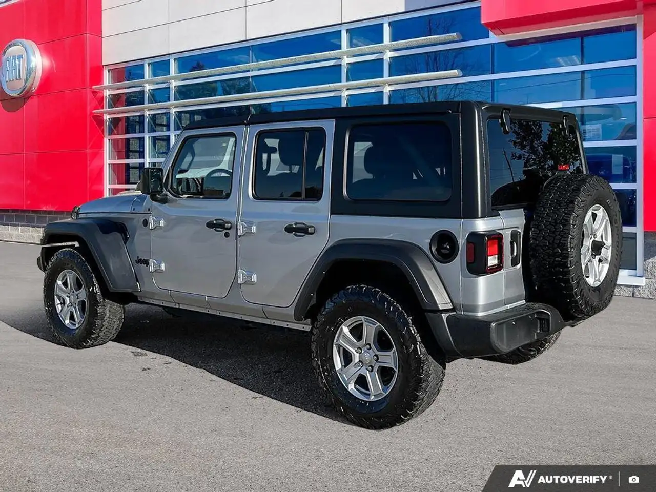 Jeep Wrangler снимка Jeep Wrangler