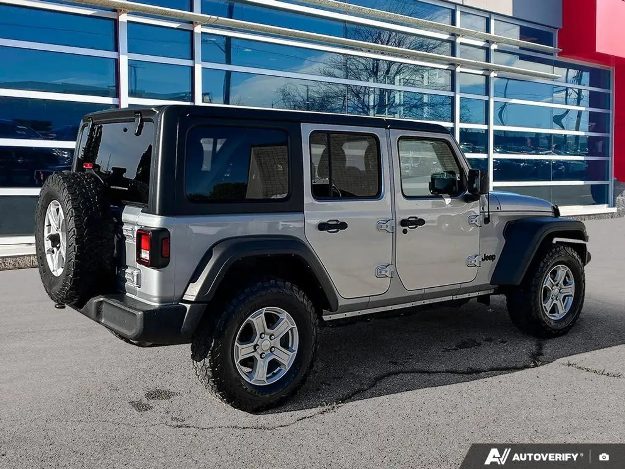 Jeep Wrangler снимка Jeep Wrangler