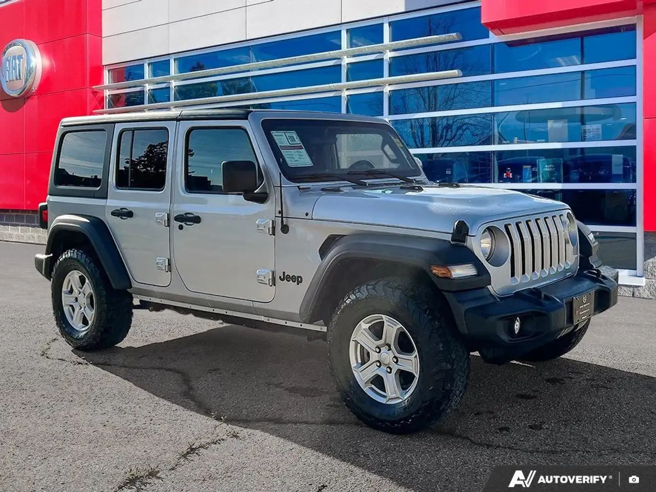 Jeep Wrangler снимка Jeep Wrangler