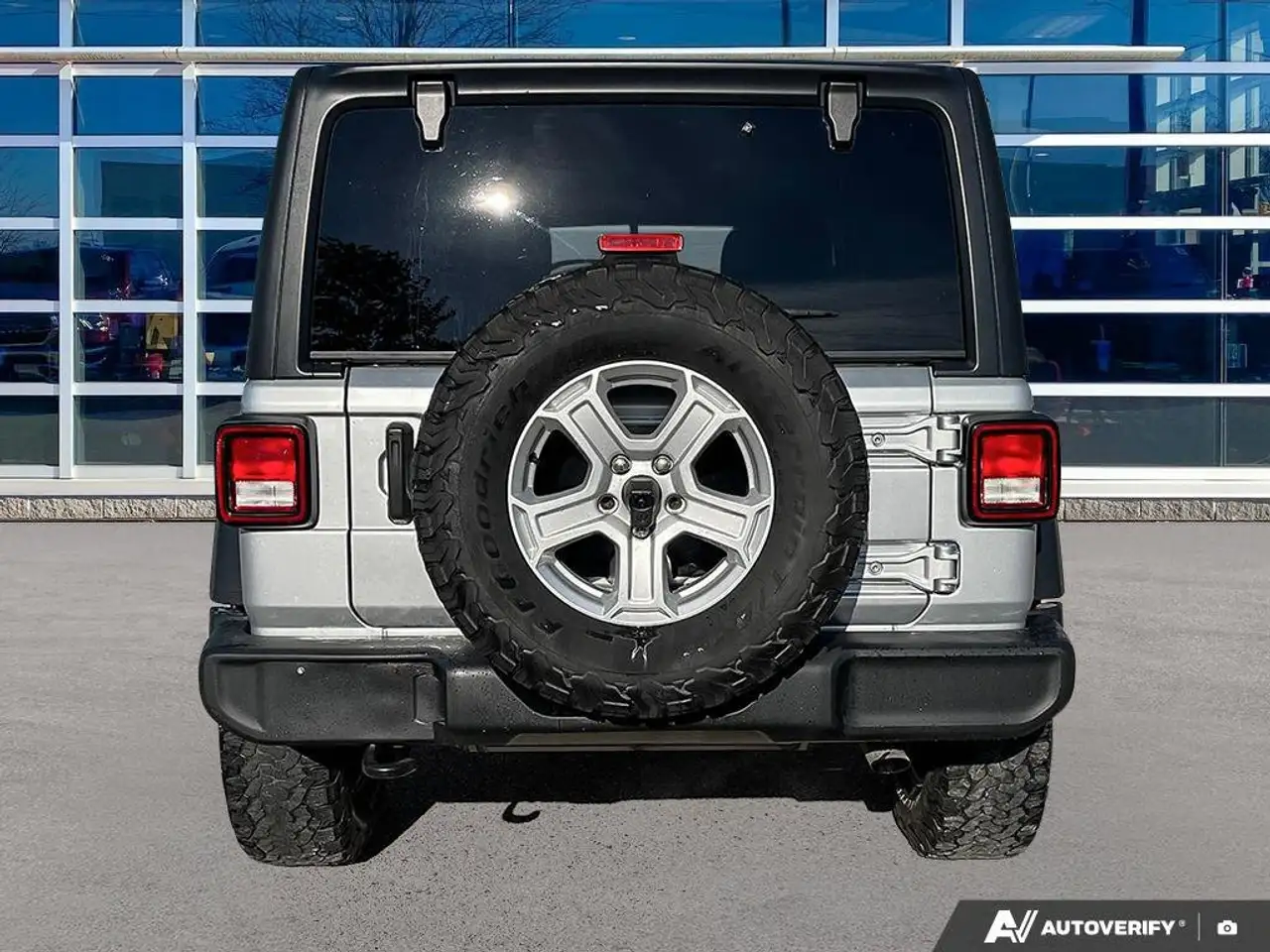 Jeep Wrangler снимка Jeep Wrangler