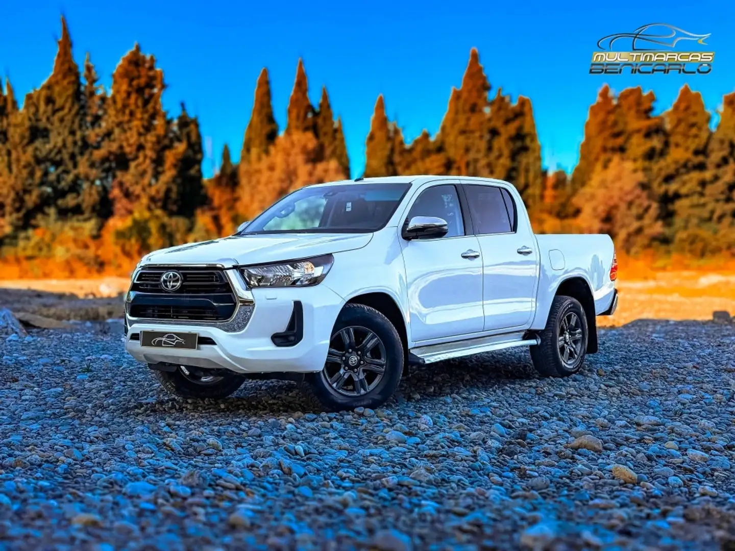 Toyota Hilux Cabina Doble VX Blanco - 1