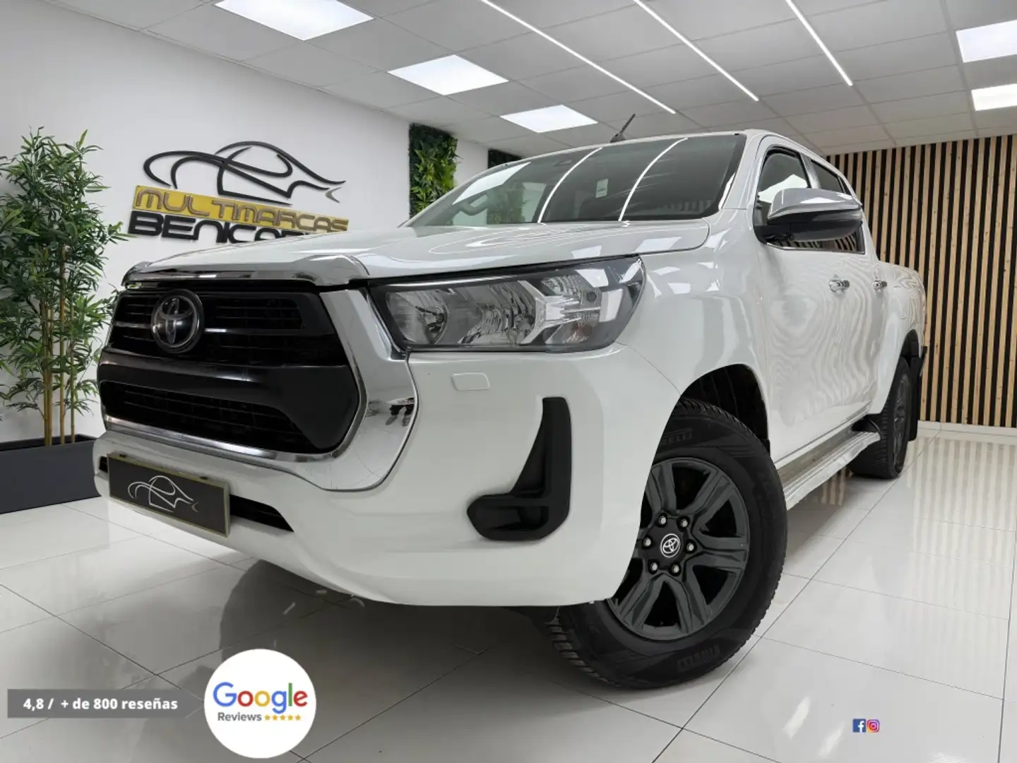 Toyota Hilux Cabina Doble VX Blanco - 2