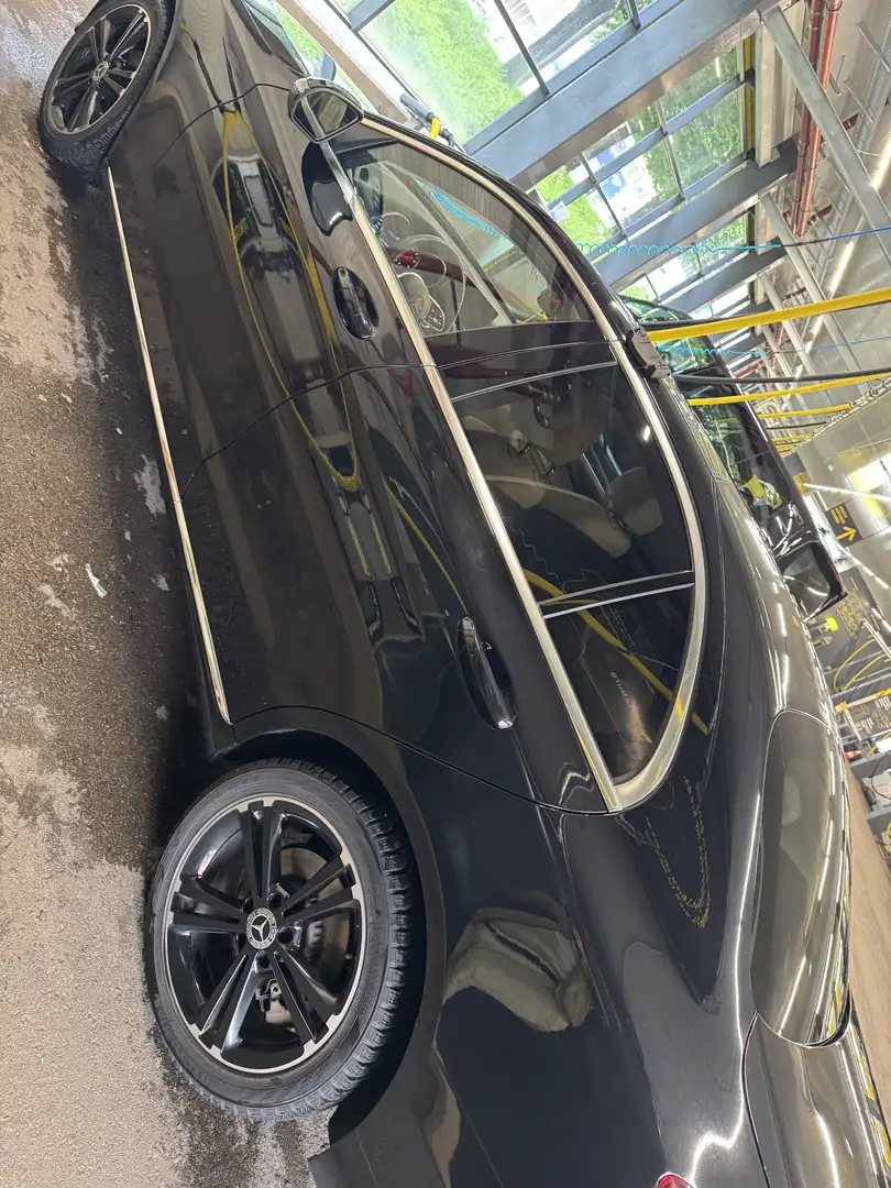 Mercedes-Benz C 220 220d 4Matic Aut. Schwarz - 1