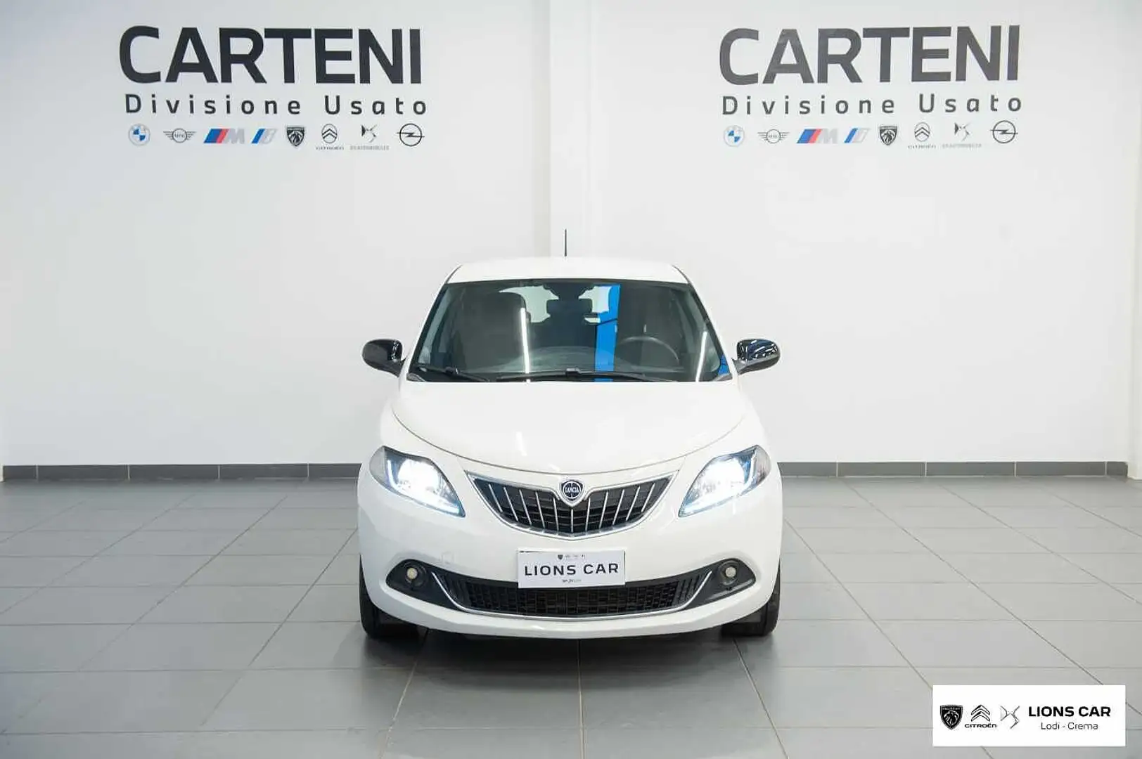 Lancia Ypsilon 3ª serie 1.0 FireFly 5 porte S&S Hybrid Platino Bianco - 2