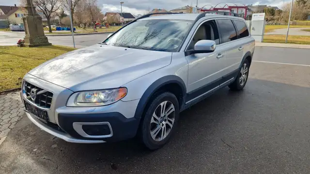 Volvo XC70 Summum AWD*AHK*Leder*Xenon*TÜV NEU*