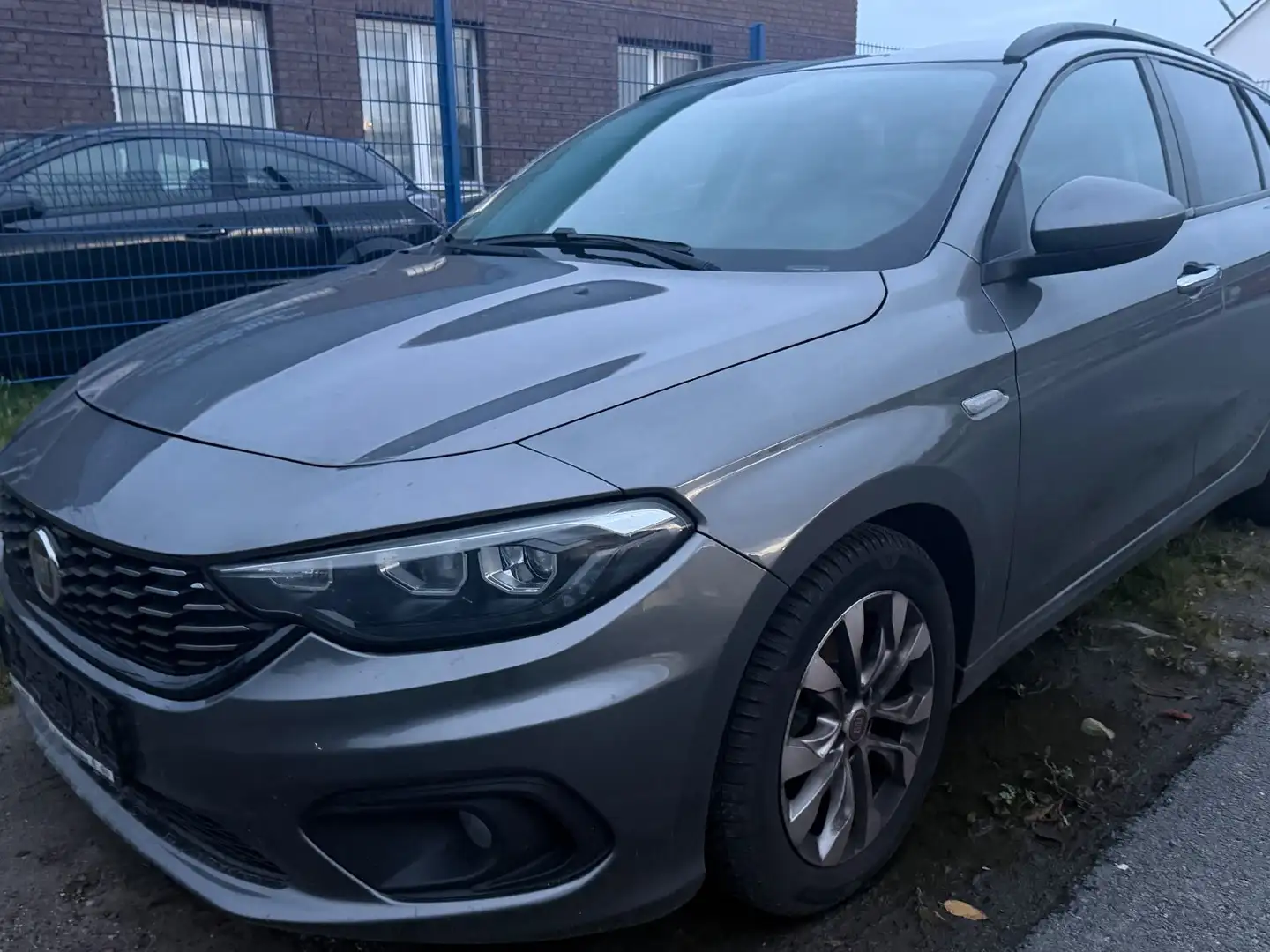 Fiat Tipo Easy Grau - 1