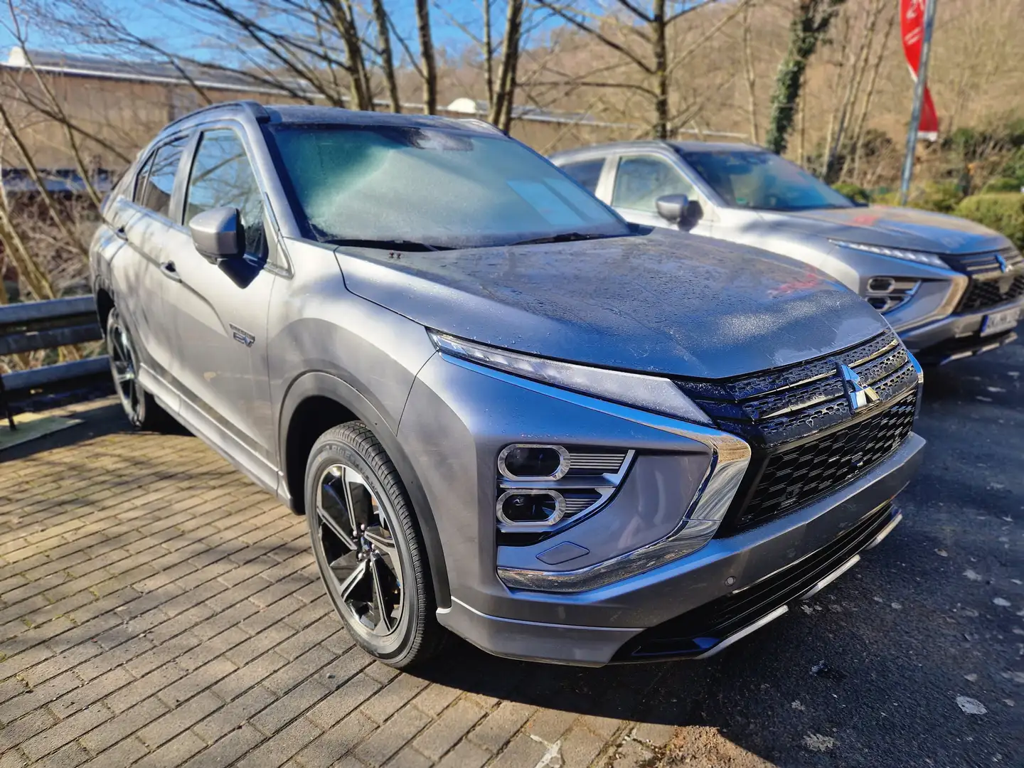 Mitsubishi Eclipse Cross Plug-in Hybrid PLUS Select -Paket Grau - 2