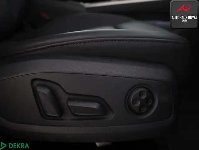 Audi A4 view 11