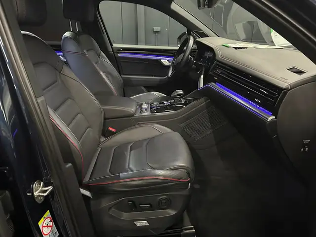 Volkswagen Touareg view 11