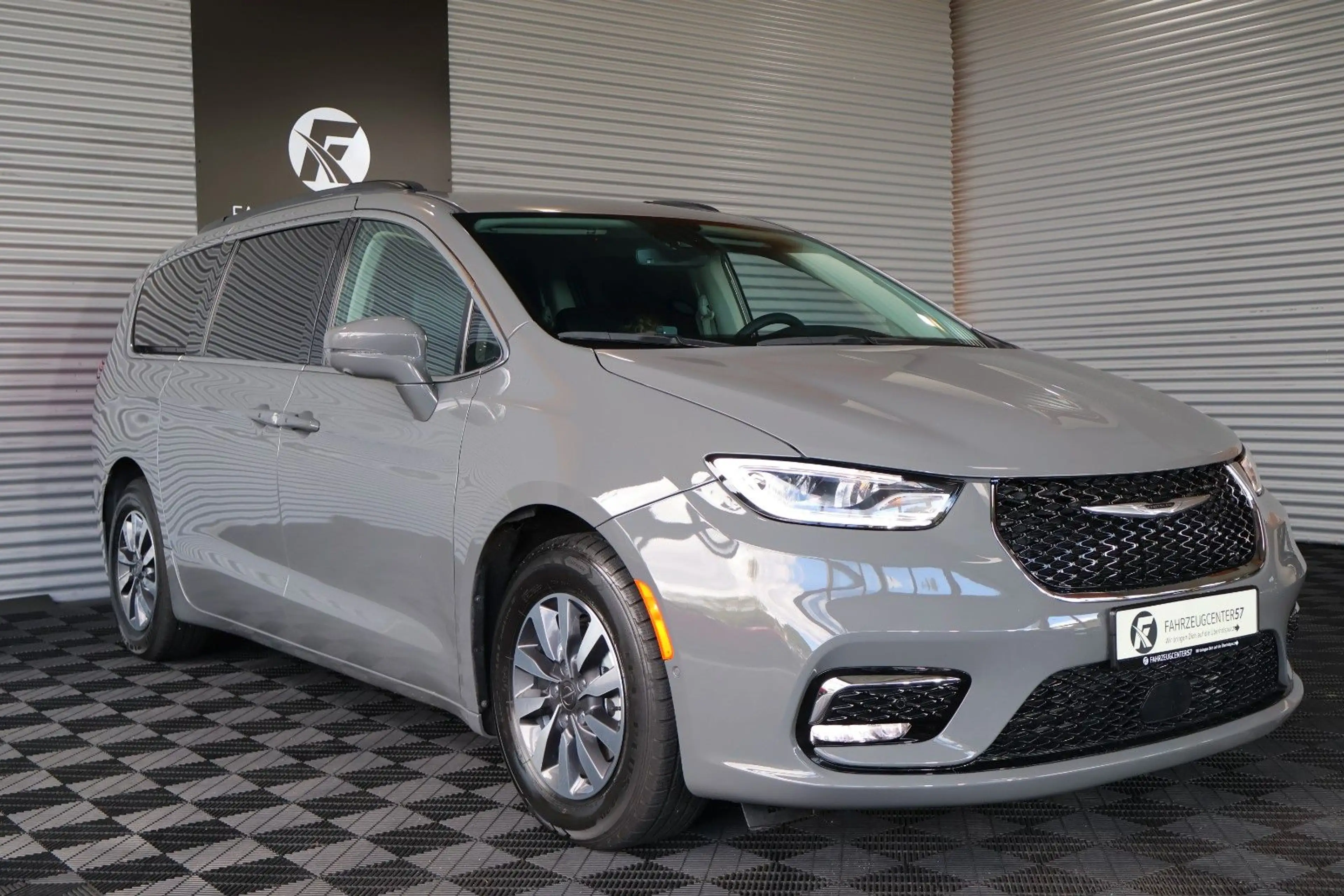 Chrysler Pacifica 3.6L HYBRID/7-SITZER/360°KAMERA/ACC — photo 6