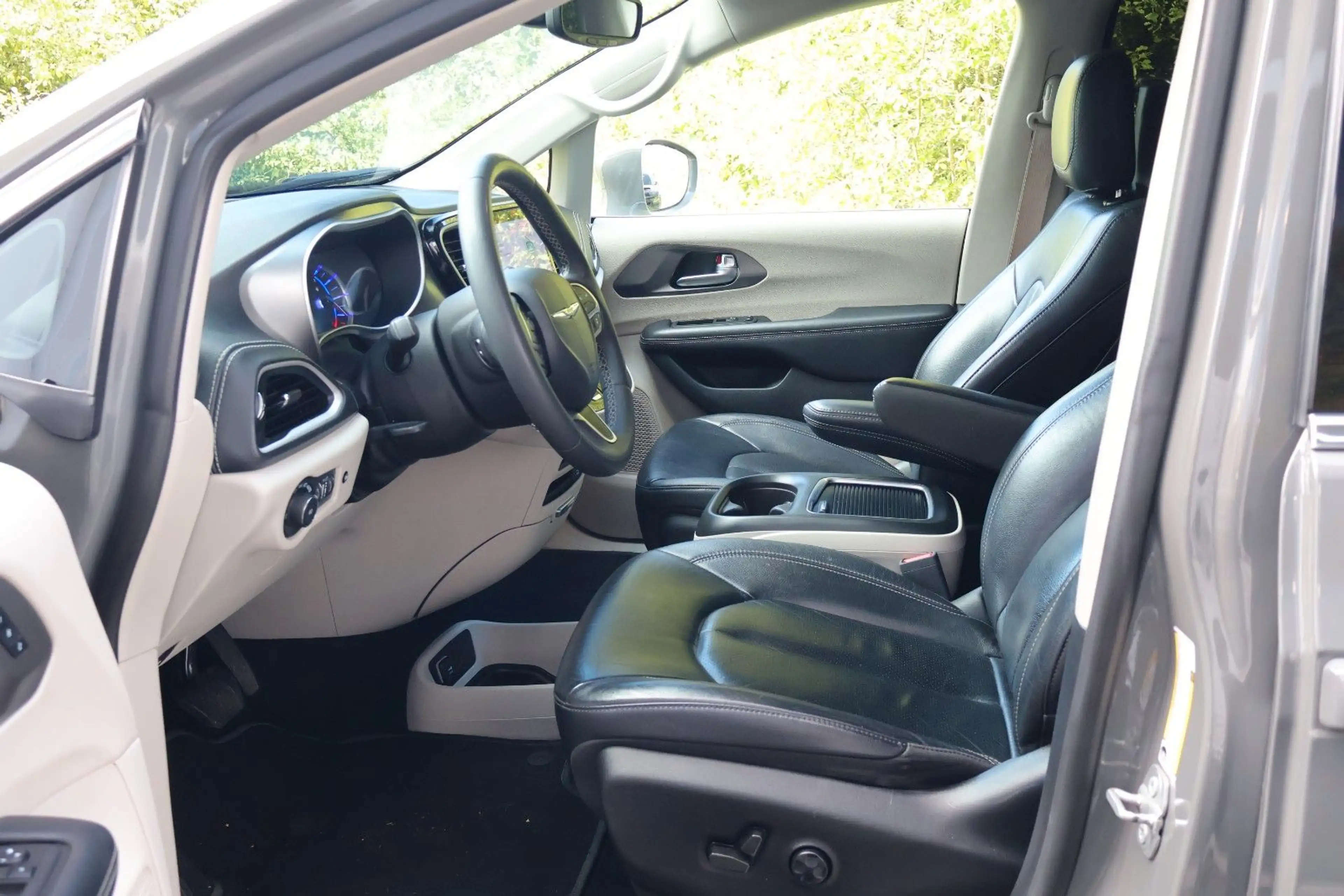 Chrysler Pacifica 3.6L HYBRID/7-SITZER/360°KAMERA/ACC — photo 11