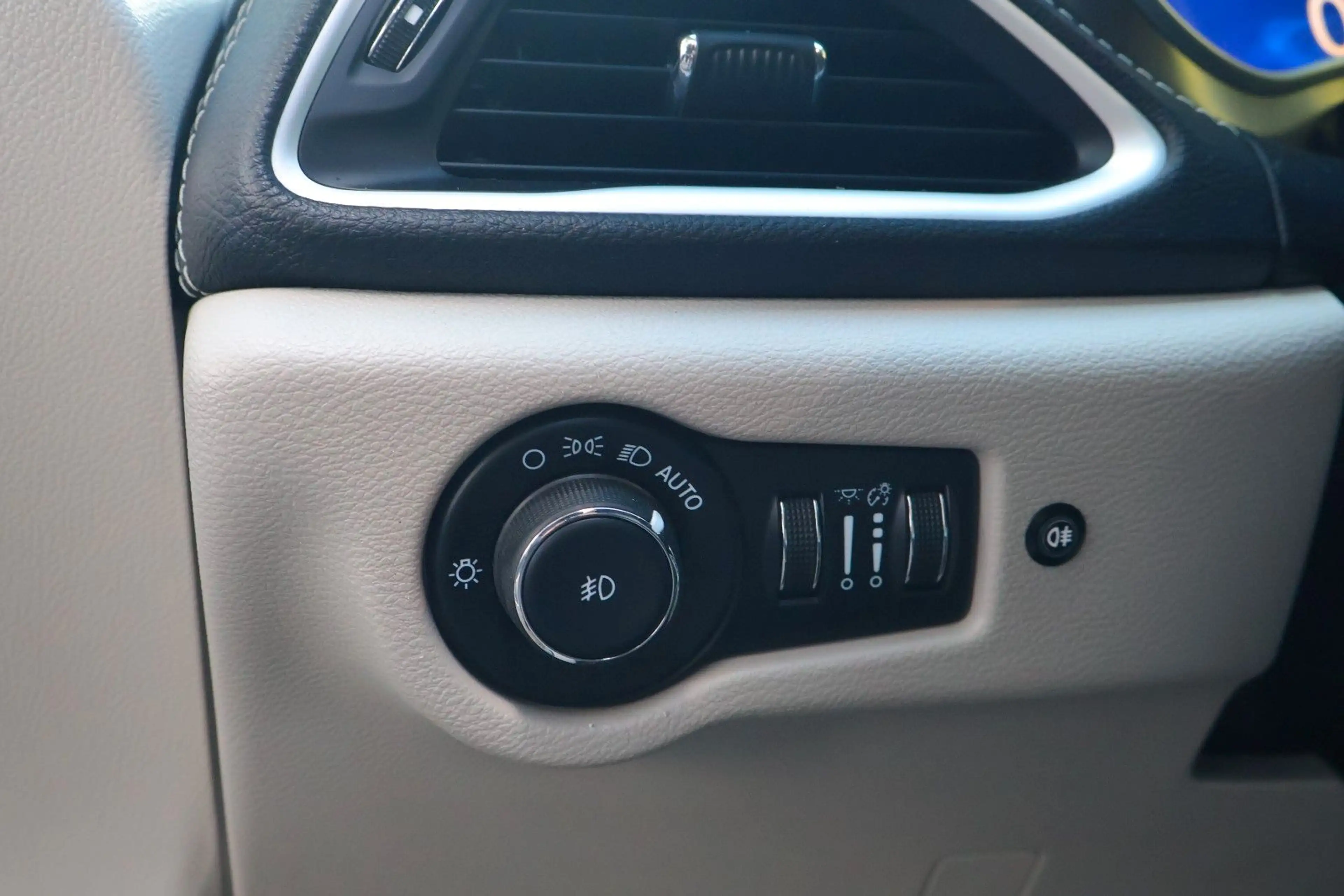 Chrysler Pacifica 3.6L HYBRID/7-SITZER/360°KAMERA/ACC — photo 12