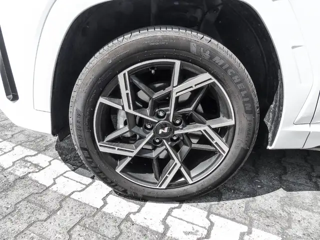 Hyundai Tucson view 3