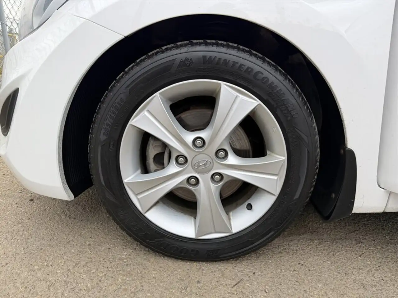 Hyundai ELANTRA снимка Hyundai ELANTRA