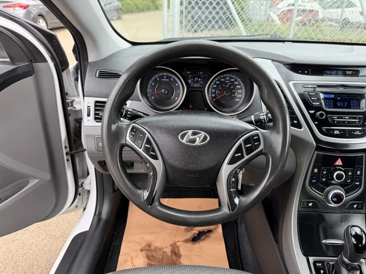 Hyundai ELANTRA снимка Hyundai ELANTRA