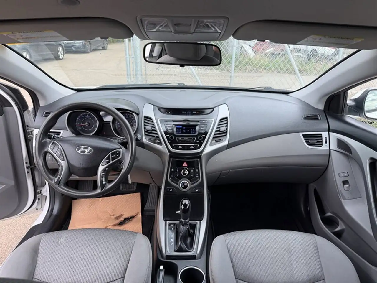Hyundai ELANTRA снимка Hyundai ELANTRA
