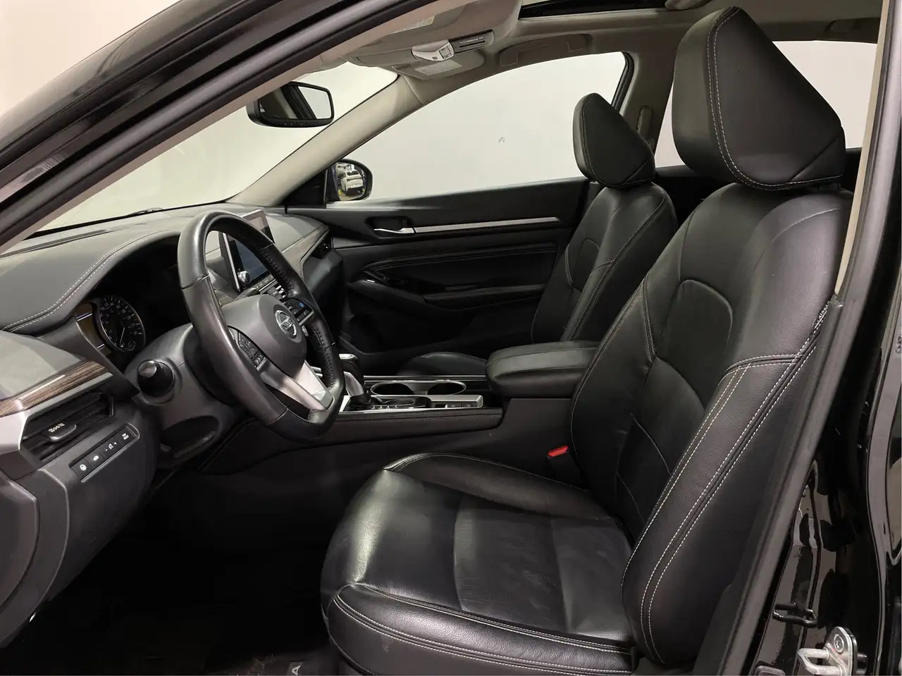 Nissan Altima снимка Nissan Altima