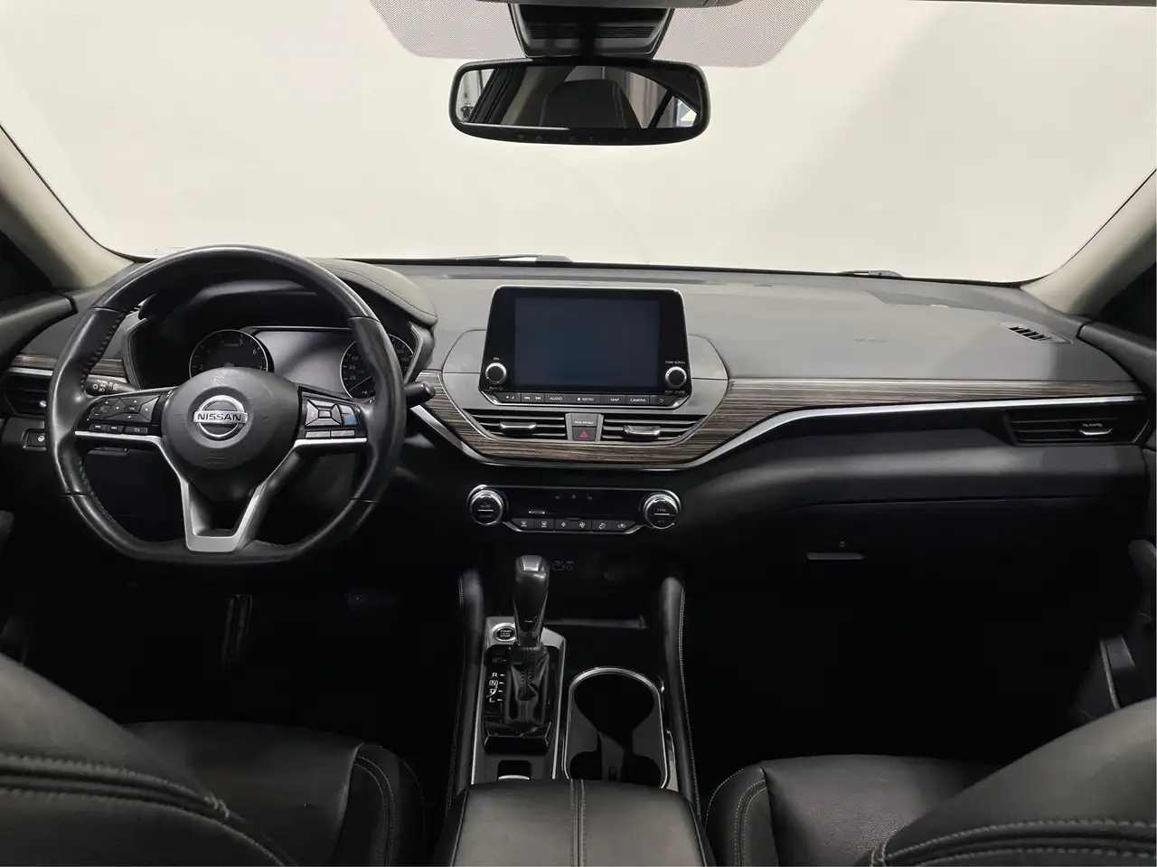 Nissan Altima снимка Nissan Altima