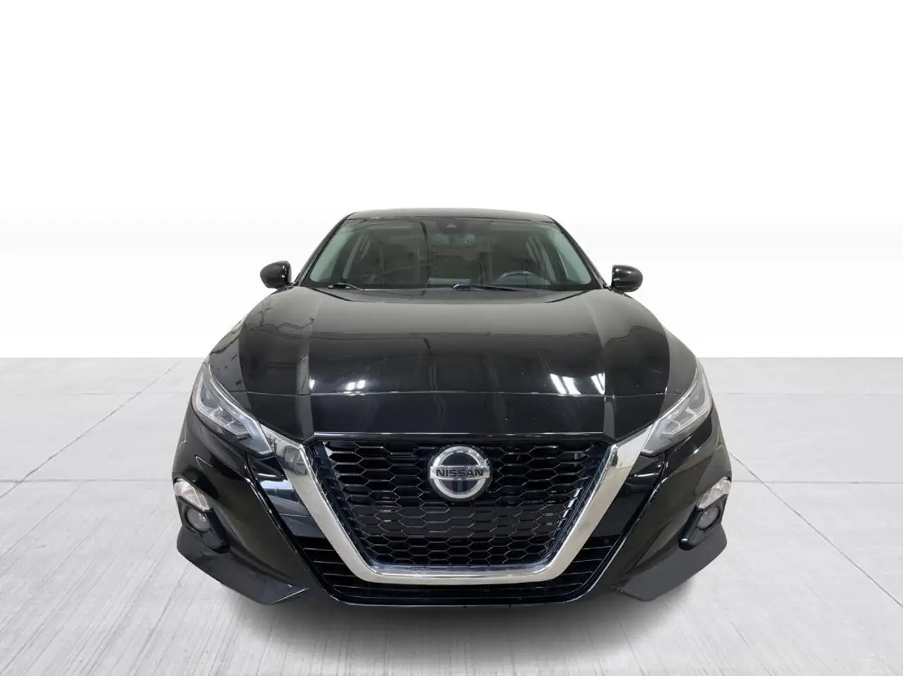 Nissan Altima снимка Nissan Altima