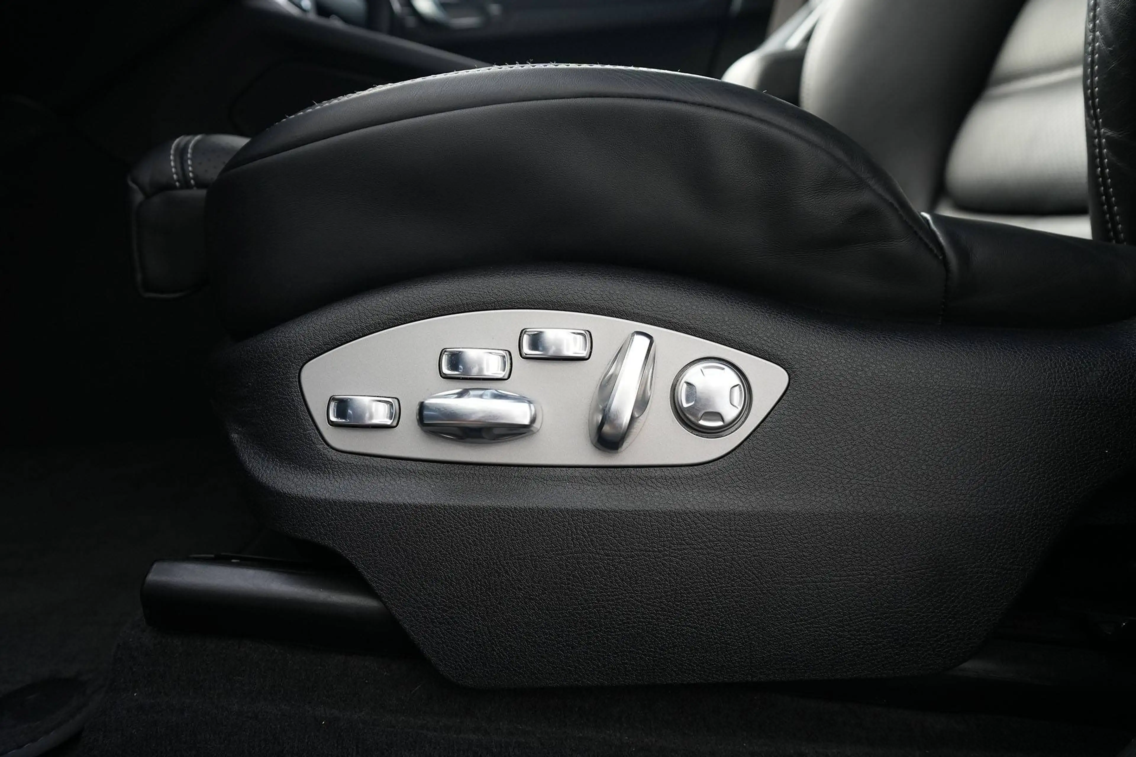Porsche Macan Macan GTS MY24-BURMESTER-PSCB-LUFTF.-PANO-21"GT — photo 18