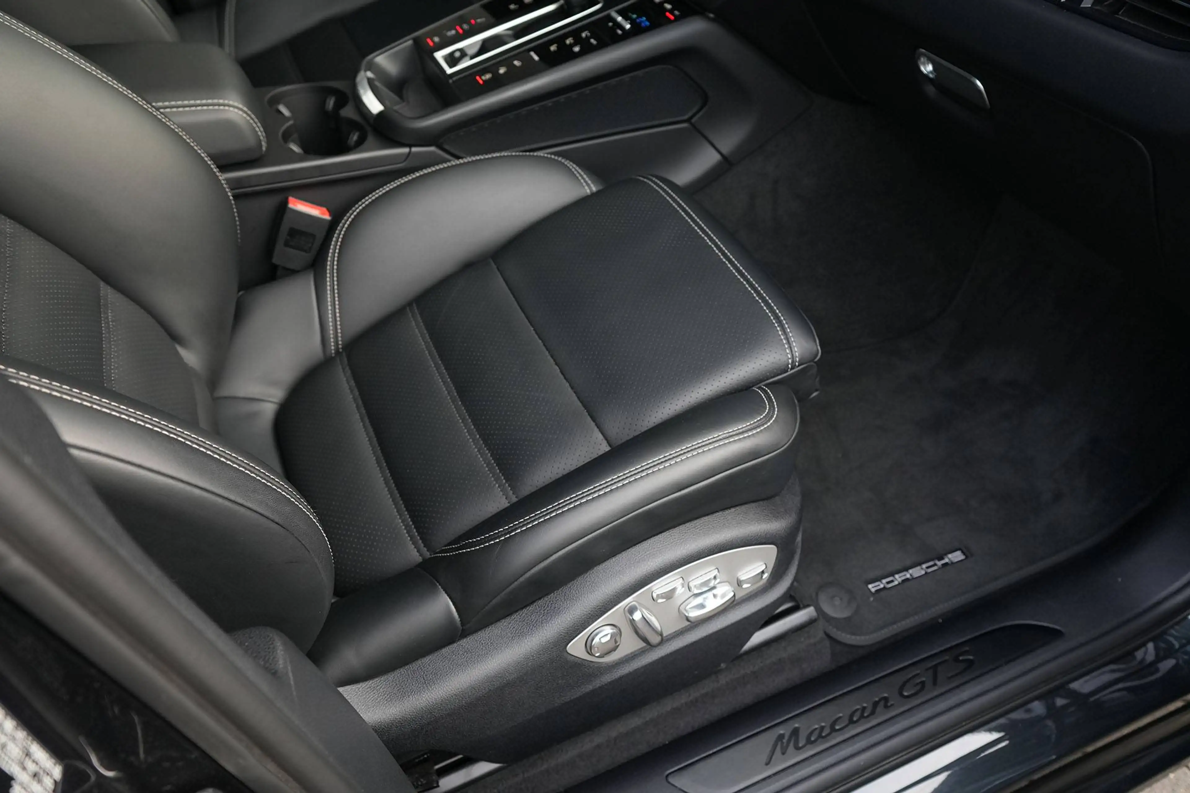 Porsche Macan Macan GTS MY24-BURMESTER-PSCB-LUFTF.-PANO-21"GT — photo 20