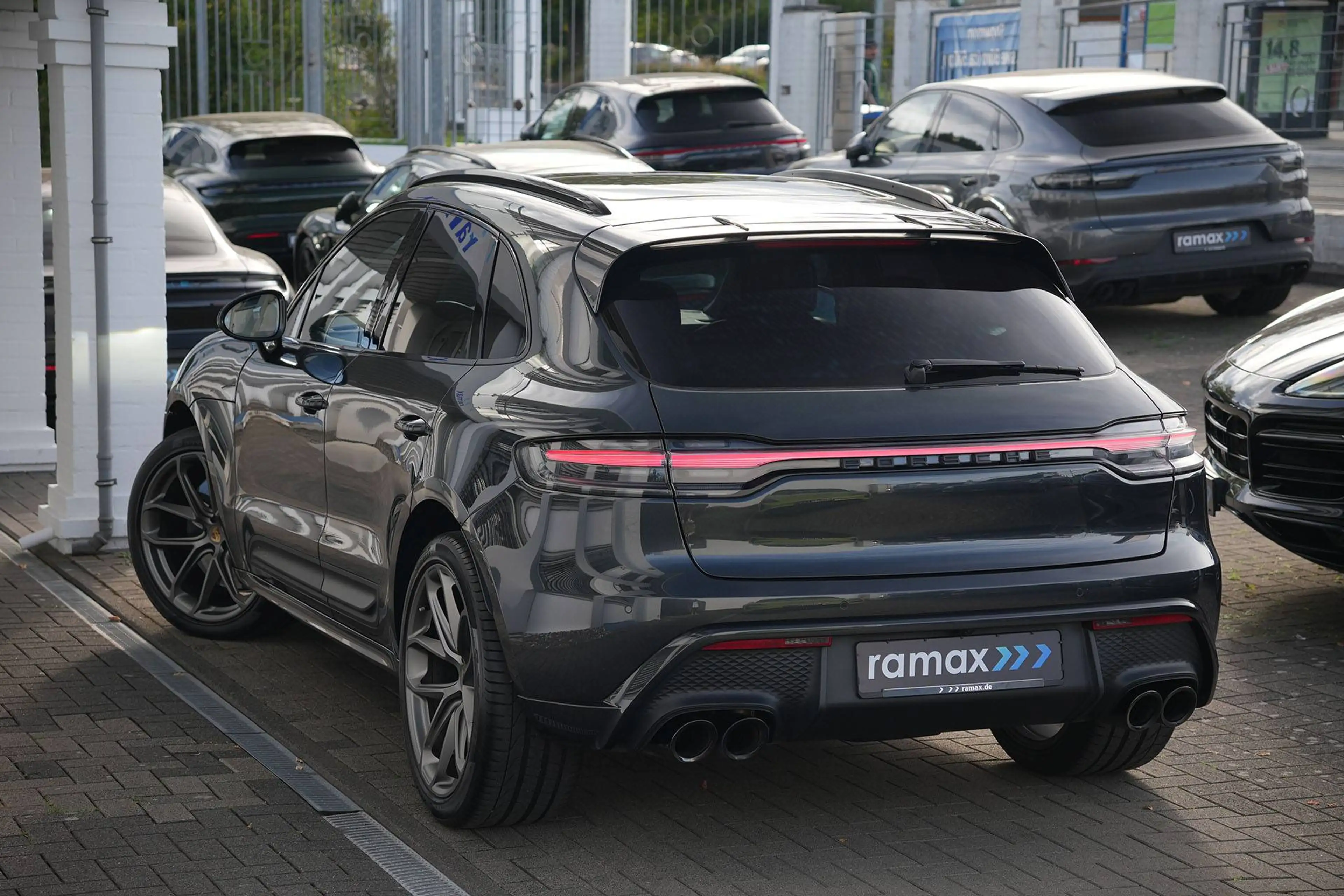 Porsche Macan Macan GTS MY24-BURMESTER-PSCB-LUFTF.-PANO-21"GT — photo 10