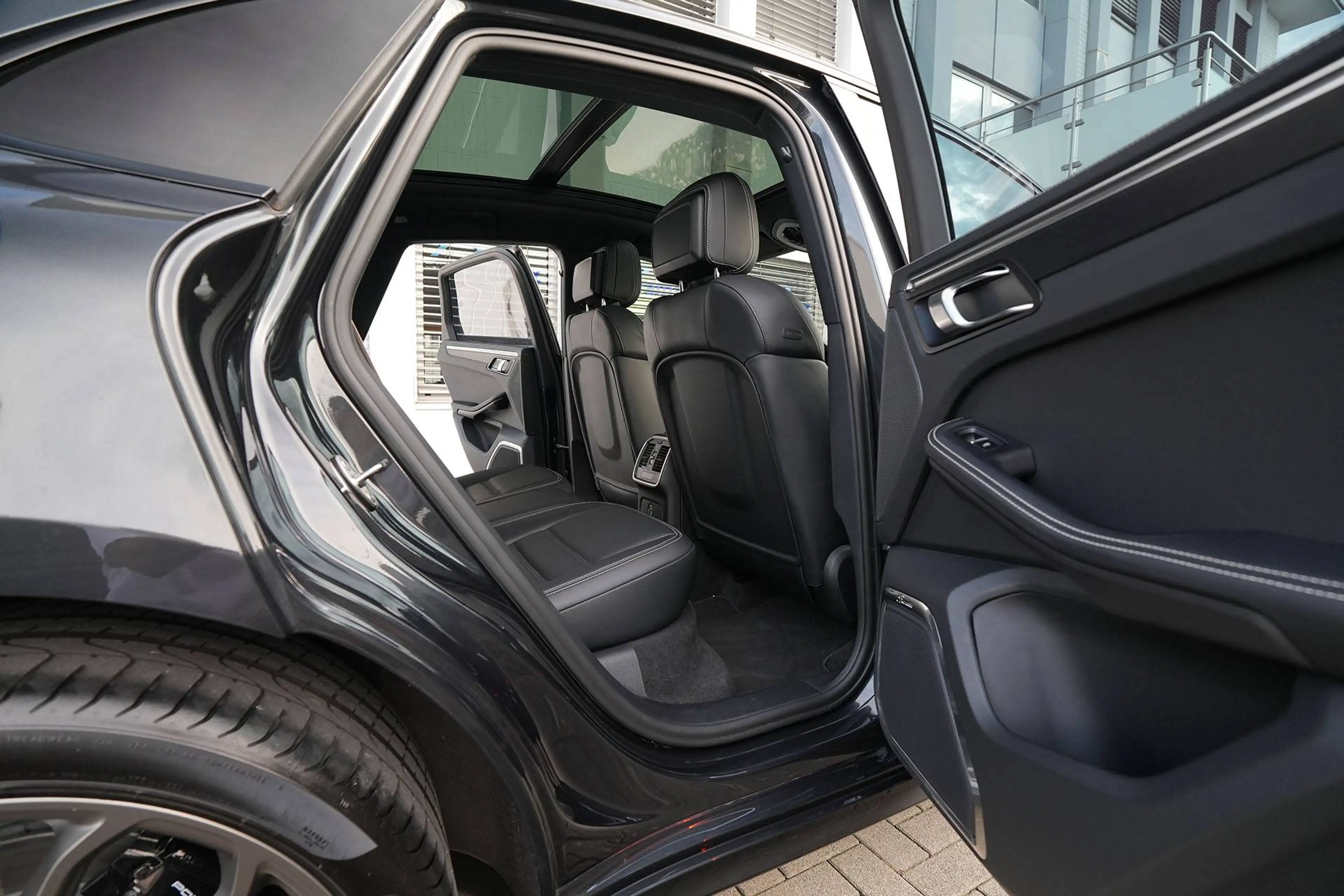 Porsche Macan Macan GTS MY24-BURMESTER-PSCB-LUFTF.-PANO-21"GT — photo 36
