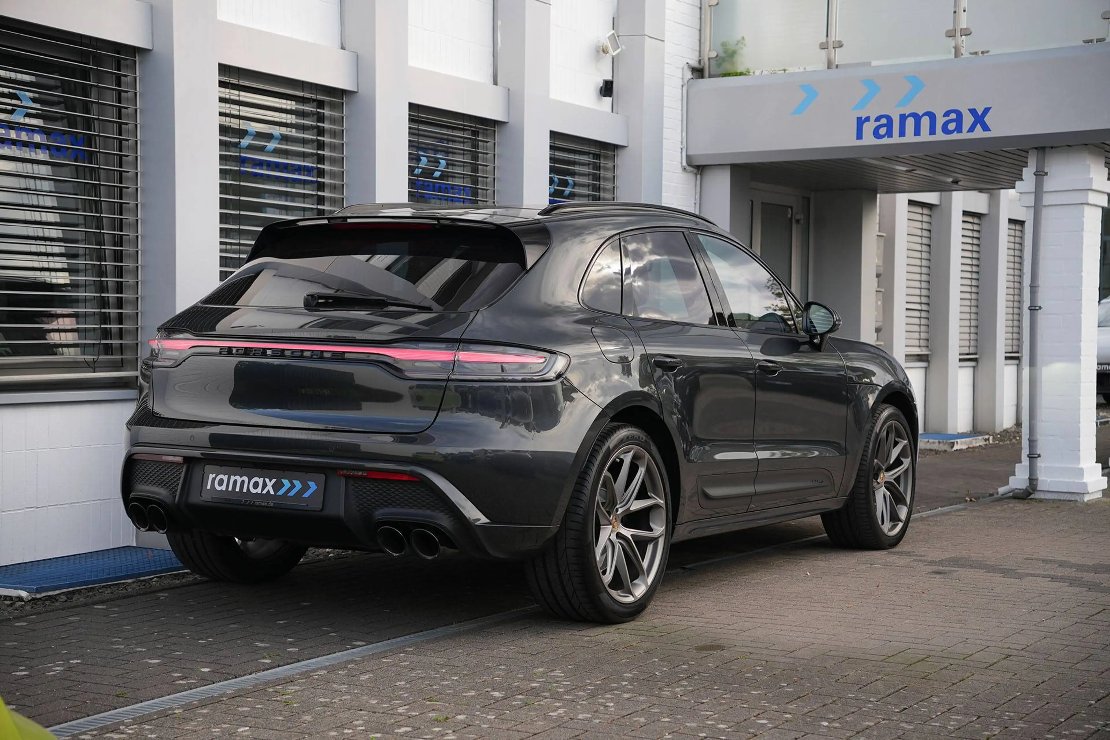 Porsche Macan Macan GTS MY24-BURMESTER-PSCB-LUFTF.-PANO-21"GT — photo 49