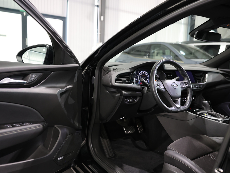 Opel Insignia LIMO 2.0 D BUSINESS GRAND SPORT GS-LINE — photo 12