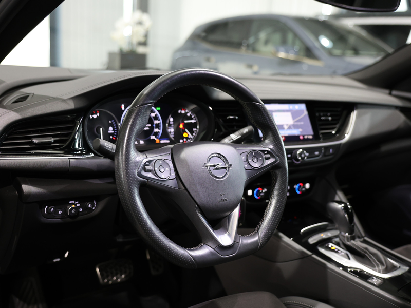 Opel Insignia LIMO 2.0 D BUSINESS GRAND SPORT GS-LINE — photo 14