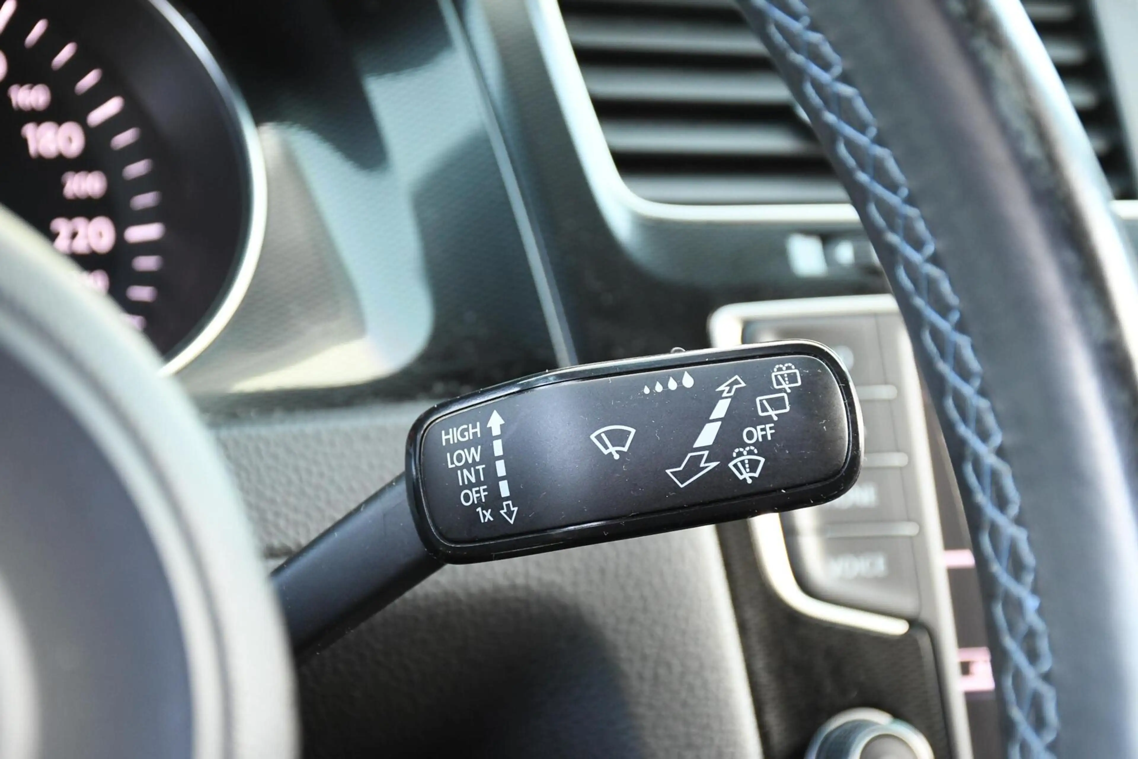 Volkswagen Golf GTE 1.4 TSI — photo 12