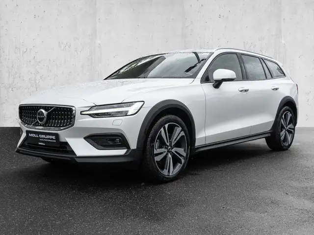 Volvo V60 Cross Country view 2