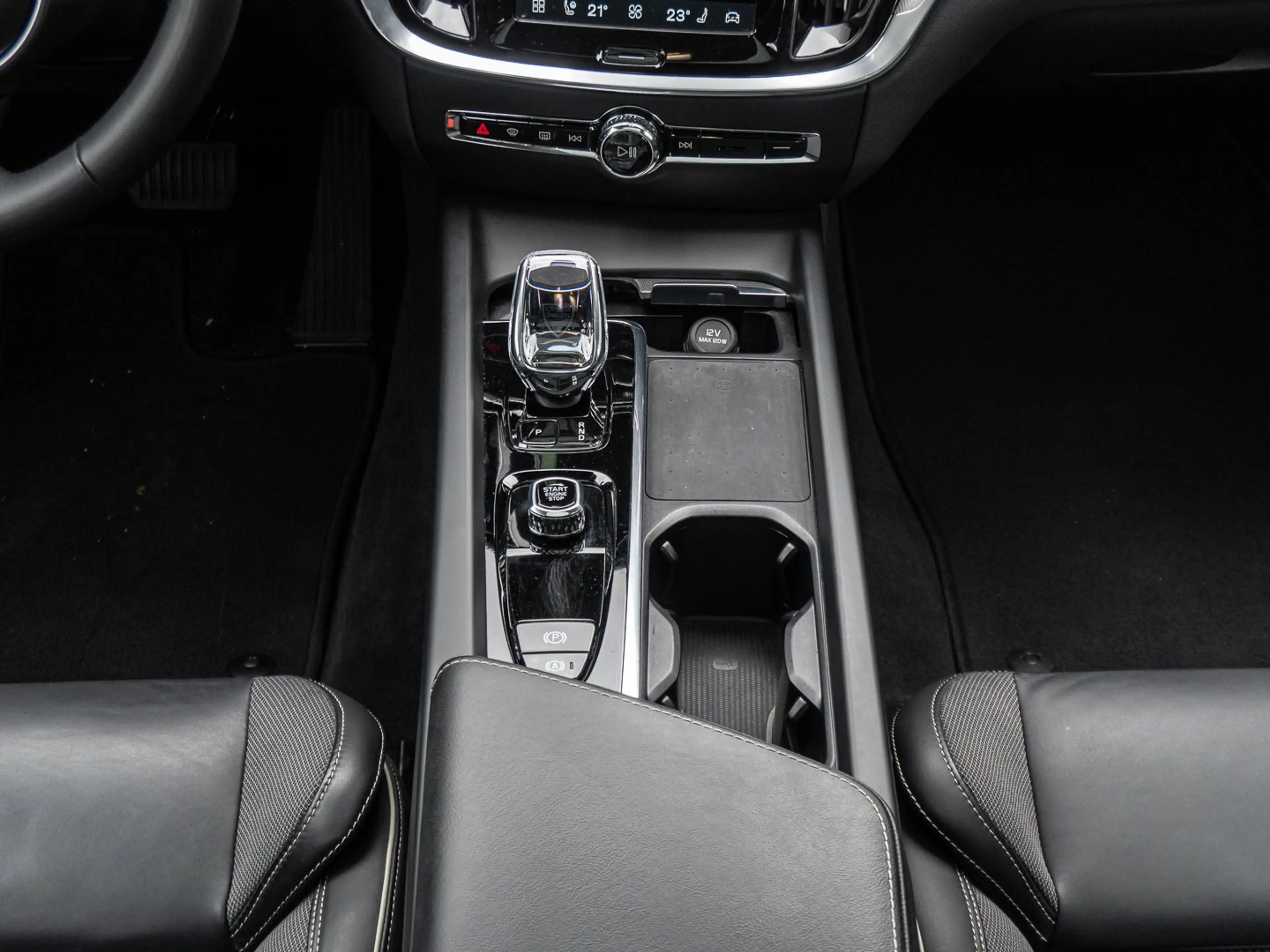 Volvo V60 Cross Country B4 AWD Ultimate Pano Harman/Kardon — photo 15