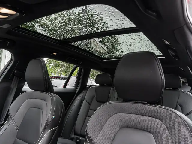 Volvo V60 Cross Country view 8