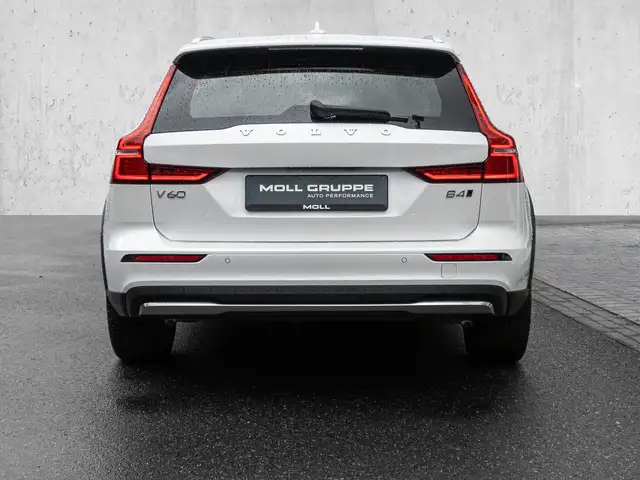 Volvo V60 Cross Country view 6