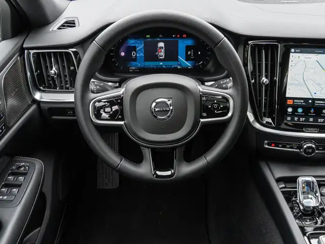 Volvo V60 Cross Country view 12