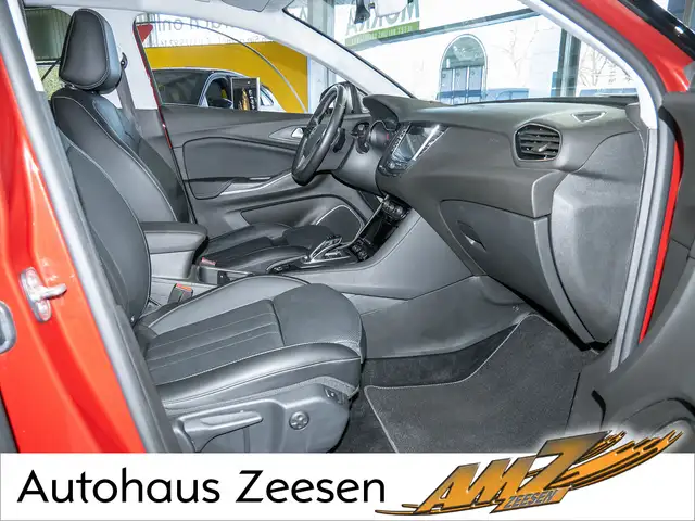 Opel Grandland view 2