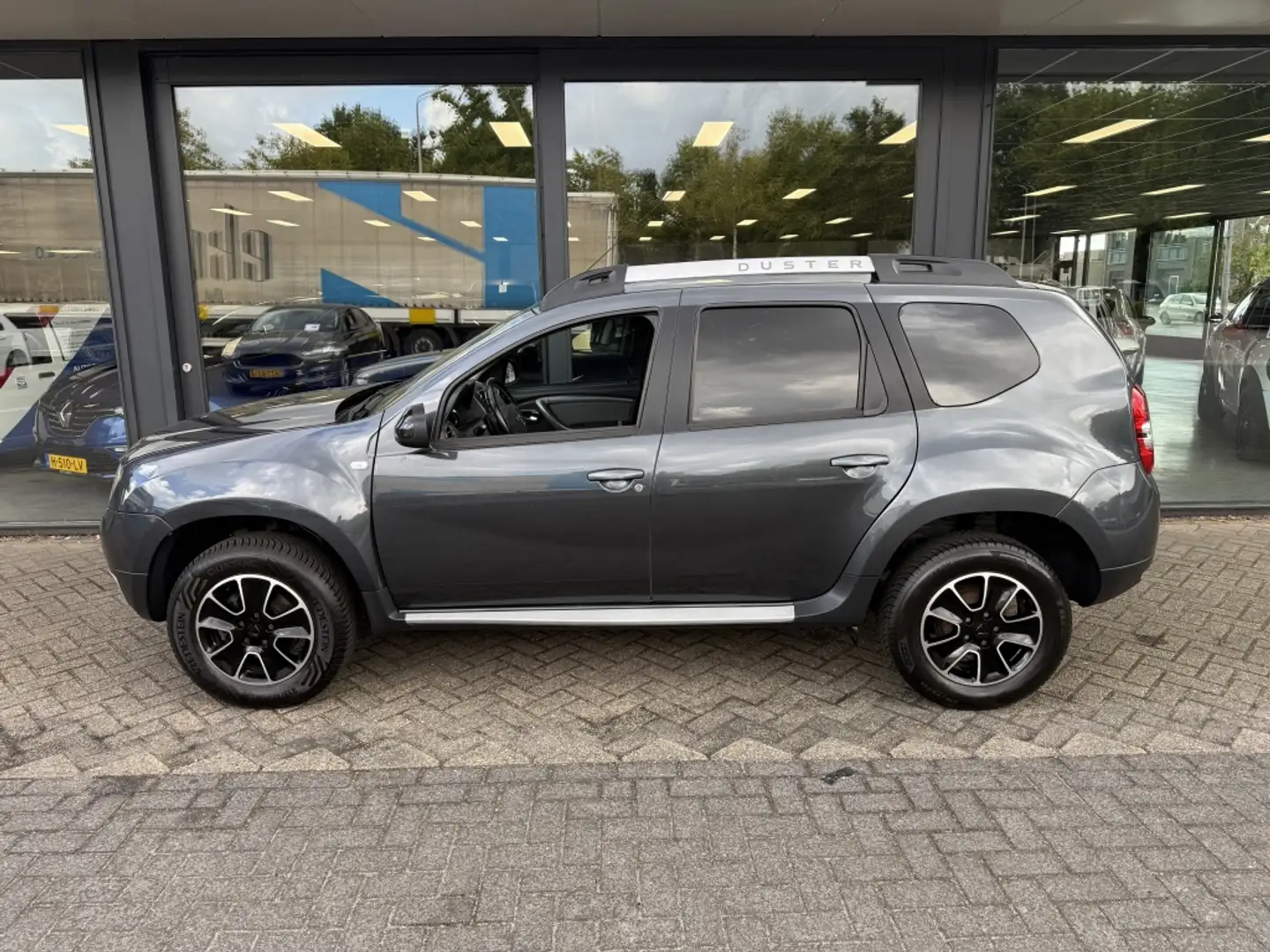 Dacia Duster 1.2 TCe 4x2 Blacksh. Noir - 2