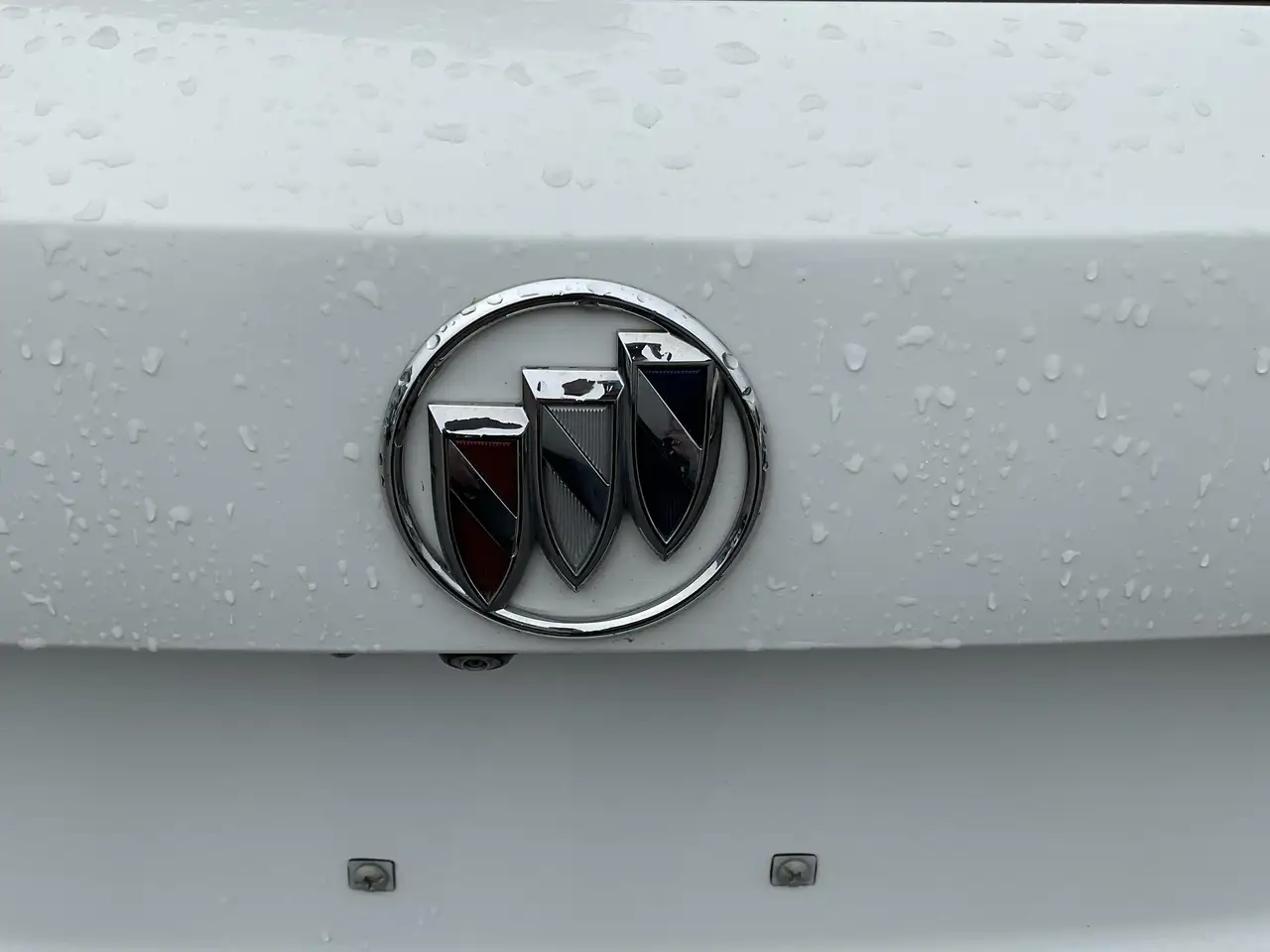 Buick Envision photo Buick Envision