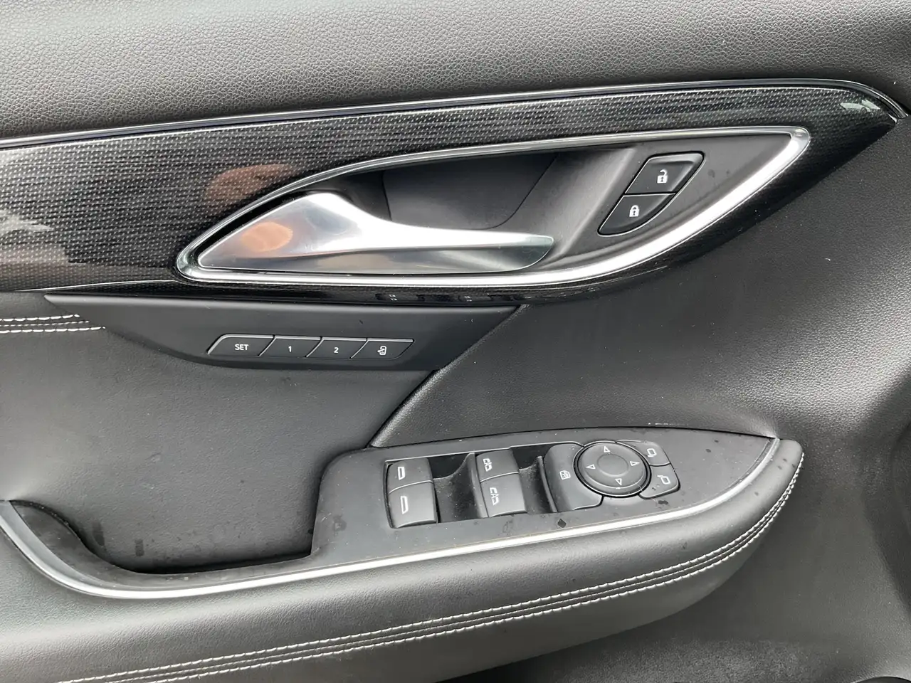 Buick Envision photo Buick Envision