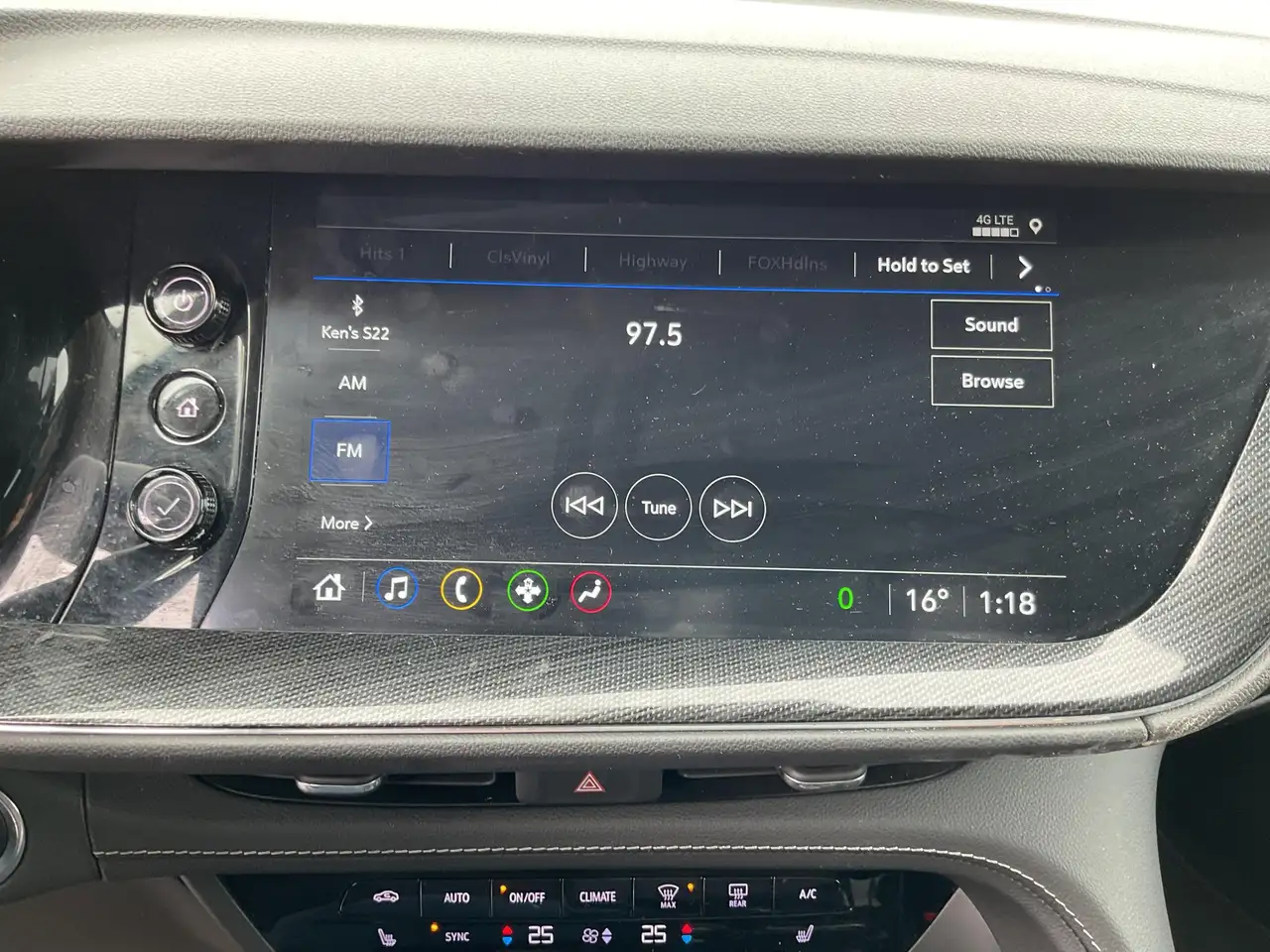 Buick Envision photo Buick Envision