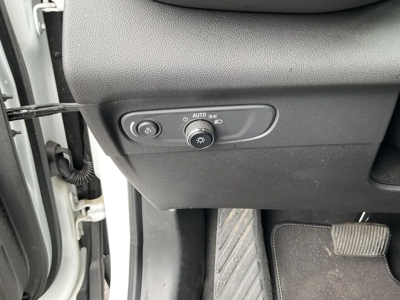 Buick Envision photo Buick Envision