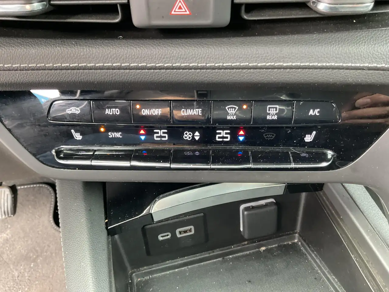 Buick Envision photo Buick Envision